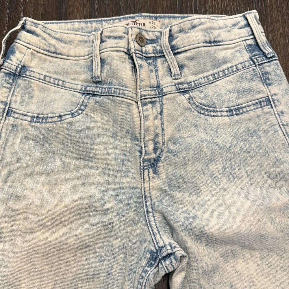 Hollister acid wash
